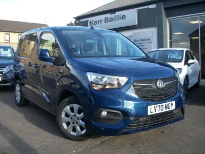 Used Vauxhall Combo S 100 HP (73 kW) 2020 Blue MPV