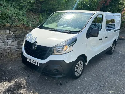 Used Renault Trafic Business 120 HP (88 kW) 2016 White MPV