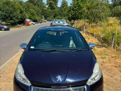 Used Peugeot 208 2013 Blue Hatchback
