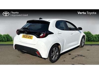 Used Toyota Yaris Hybrid 116 HP (85 kW) 2025 White Hatchback