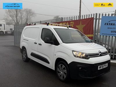 Used Citroën Berlingo Start 100 HP (73 kW) 2019 White MPV