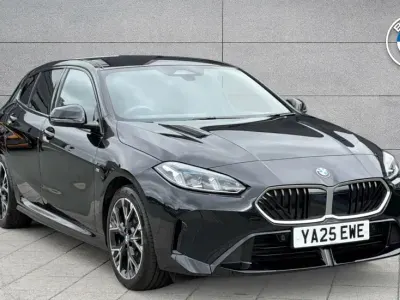 Usado BMW 120 M Sport 168 CV (123 kW) 2025 Negro Utilitario