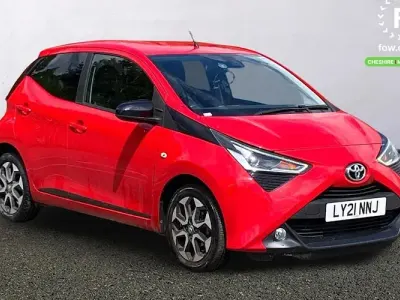 Used Toyota Aygo Trend 72 HP (52 kW) 2021 Red Hatchback