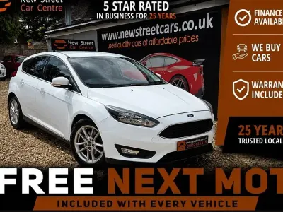 Used Ford Focus Zetec 2015 White Hatchback
