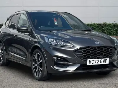 Käytetty Ford Kuga ST-Line X 150 HP (110 kW) 2023 Katumaasturi