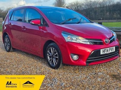 Used Toyota Verso 147 HP (108 kW) 2014 Red MPV