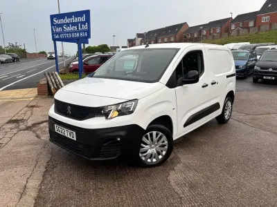 Used Peugeot Partner Premium 131 HP (96 kW) 2022 White MPV