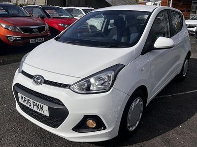 Used Hyundai i10 SE 67 HP (49 kW) 2016 White Hatchback