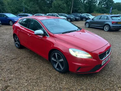 Used Volvo V40 R-Design 120 HP (88 kW) 2016 Red Hatchback