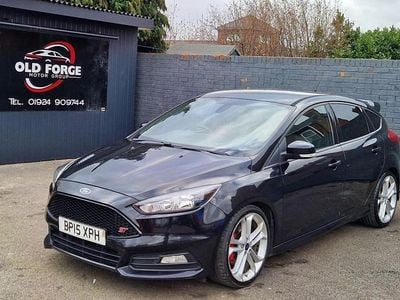 Used Ford Focus ST 185 HP (136 kW) 2015 Black Hatchback
