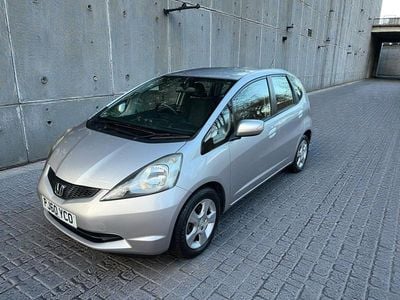 Used Honda Jazz ES 99 HP (72 kW) 2011 Silver Hatchback