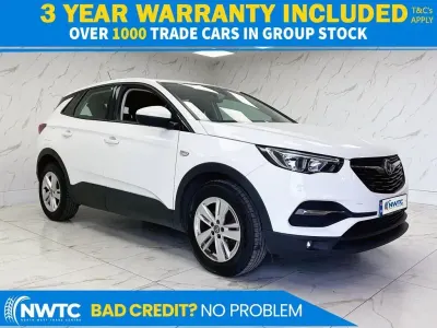 Used Vauxhall Grandland X S 130 HP (95 kW) 2018 White SUV