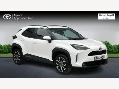 Used Toyota Yaris Hybrid Design 2023 White Hatchback