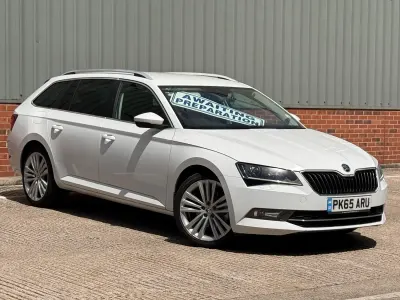 Used Skoda Superb SE L Executive 190 HP (139 kW) 2015 White Estate