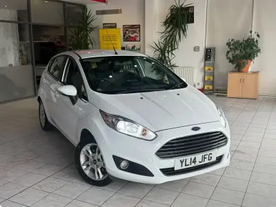 Used Ford Fiesta Zetec 120 HP (88 kW) 2014 White Hatchback