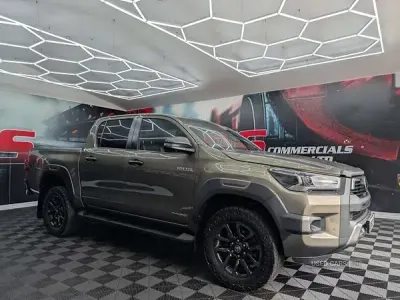 Used Toyota HiLux 204 HP (150 kW) 2023 Bronze Pickup