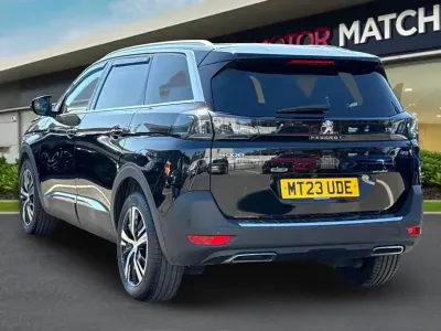 Second-hand Peugeot 5008 GT 130 CP (95 kW) 2023 Negru SUV