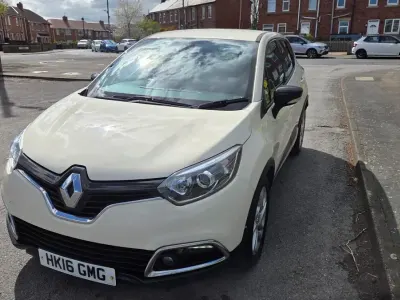Begagnad Renault Captur Dynamique 90 HK (66 kW) 2016 Beige SUV