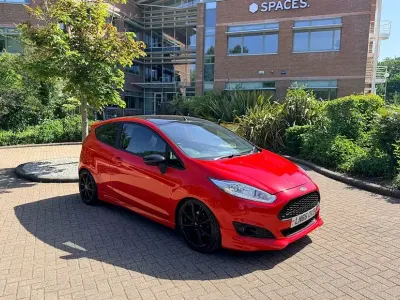 Used Ford Fiesta Zetec 140 HP (102 kW) 2016 Red Hatchback
