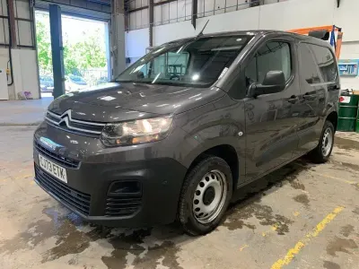 Gebraucht Citroën Berlingo 100 PS (73 kW) 2024 Grau Van / Kleinbus