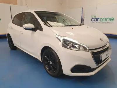 Begagnad Peugeot 208 Active 2018 Vit Halvkombi