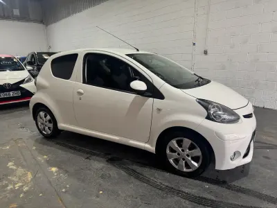 Used Toyota Aygo 2012 White Hatchback