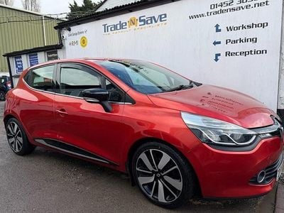 Used Renault Clio IV Dynamique 90 HP (66 kW) 2014 Red Hatchback