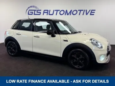 Używany Mini Cooper Classic 135 KM (99 kW) 2019 Biały Hatchback