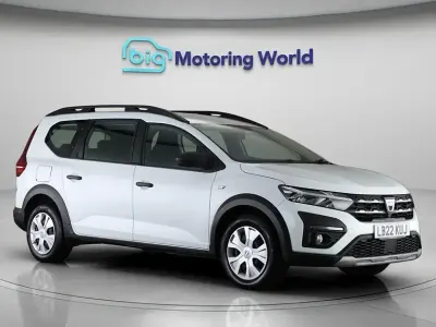 Second-hand Dacia Jogger Essentiel 110 CP (80 kW) 2022 Alb Monovolum