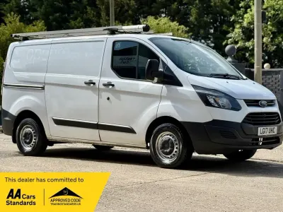 Used Ford Transit Custom 105 HP (77 kW) 2017 White Van