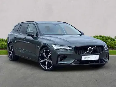 Used Volvo V60 Ultra 449 HP (330 kW) 2025 Green Estate