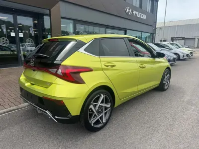 Used Hyundai i20 Ultimate 100 HP (73 kW) 2025 Green Hatchback