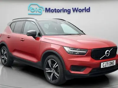 Used Volvo XC40 R-Design 163 HP (119 kW) 2021 Red SUV