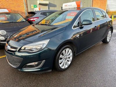 Used Vauxhall Astra Elite 165 HP (121 kW) 2015 Green Hatchback