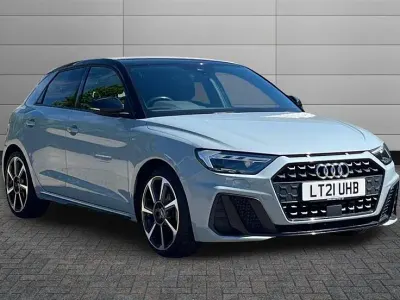 Używany Audi A1 Black Edition 95 KM (69 kW) 2021 Szary SUV