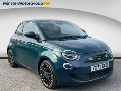 Gebraucht Fiat 500e La Prima 86 kW (118 PS) 2023 Grün Kleinwagen
