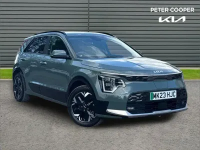 Usado Kia e-Niro 150 kW (204 HP) 2023 Verde SUV