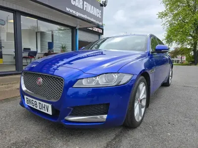 Używany Jaguar XF Sportbrake Portfolio 300 KM (220 kW) 2018 Niebieski Kombi