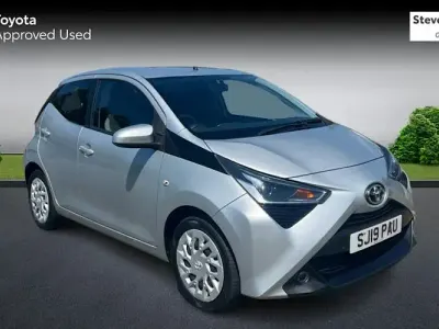 Used Toyota Aygo X-play 72 HP (52 kW) 2019 Silver Hatchback