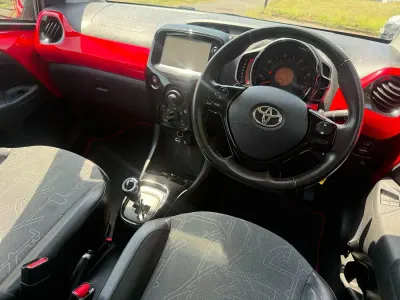 Used Toyota Aygo x-press 69 HP (50 kW) 2016 Red Hatchback