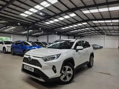 Used Toyota RAV4 Design 218 HP (160 kW) 2021 White SUV