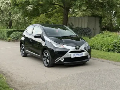 Usado Toyota Aygo X-clusiv 2015 Preto Citadino