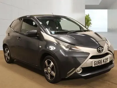 Usado Toyota Aygo X-clusiv 2016 Cinzento Citadino