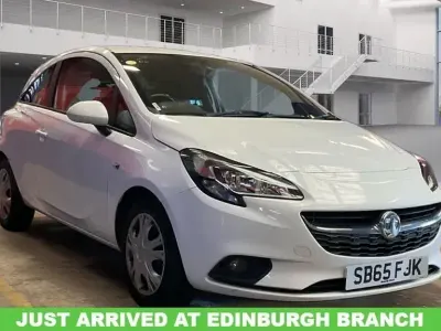 Used Vauxhall Corsa Design Edition 69 HP (50 kW) 2015 White Hatchback