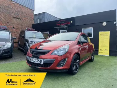 Używany Vauxhall Corsa Edition 2013 Pomarańczowy Hatchback