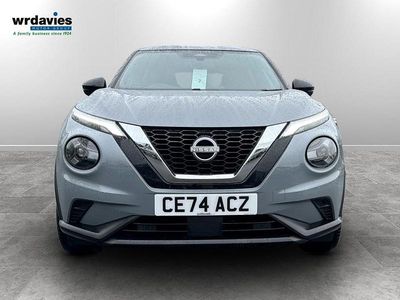 Begagnad Nissan Juke N-Connecta 2024 Grå SUV