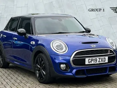 Begagnad Mini Cooper S Hatch 192 HK (141 kW) 2019 Blå Halvkombi