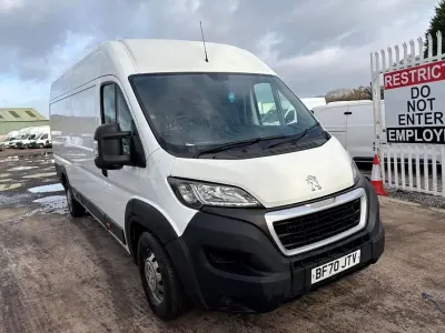 Gebraucht Peugeot Boxer 140 PS (102 kW) 2020 Weiß Van