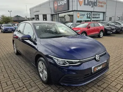 Used VW Golf VII Life 130 HP (95 kW) 2021 Blue Hatchback