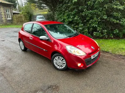 Used Renault Clio 2010 Red Hatchback